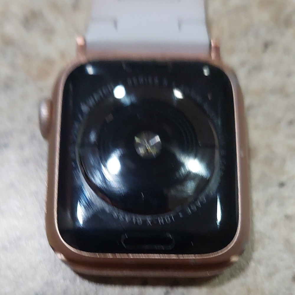 Apple Watch Series 5 - Picture 8 of 9